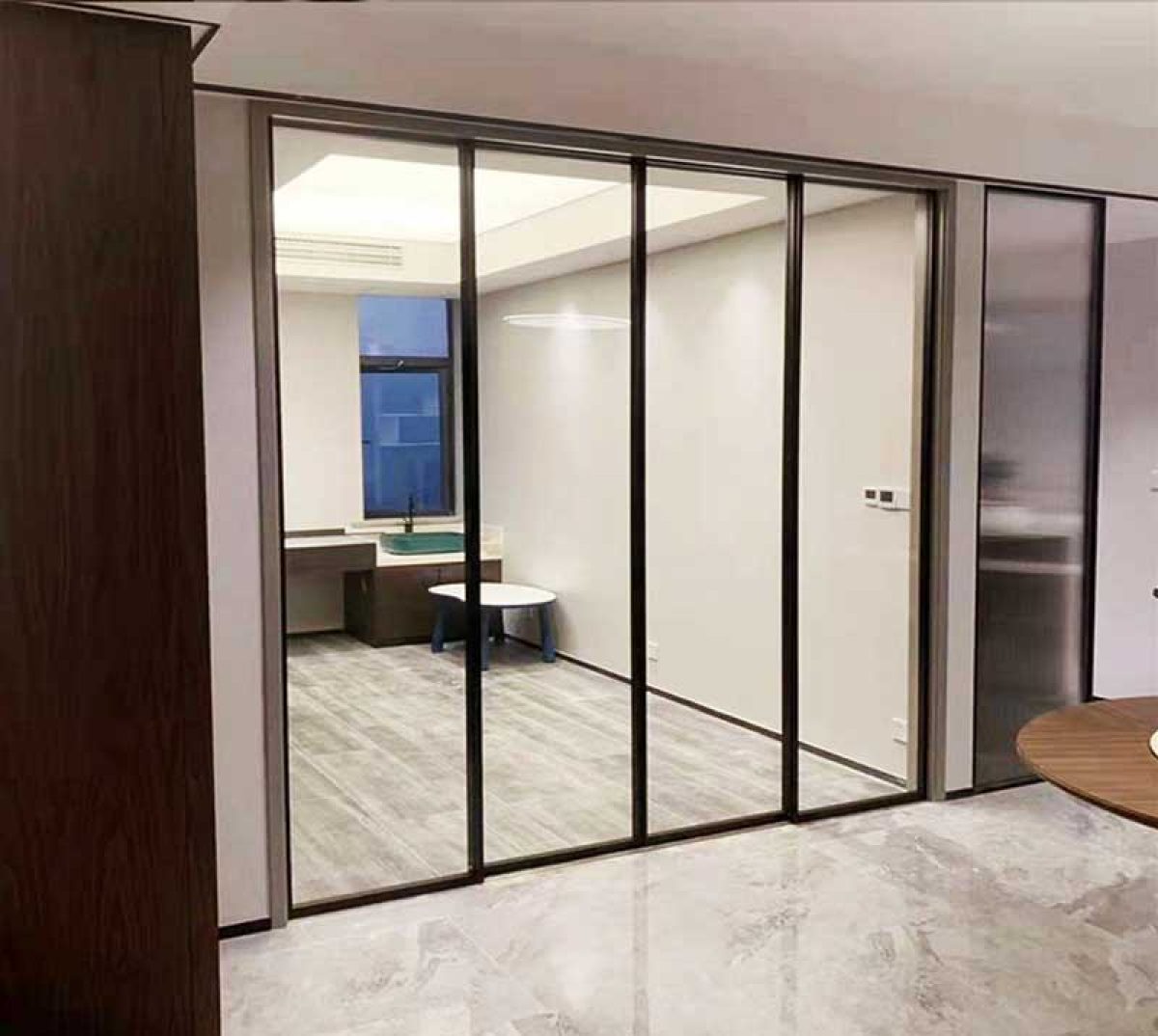 Cửa lùa slim 4 cánh và lý do nên lắp đặt cho công trình