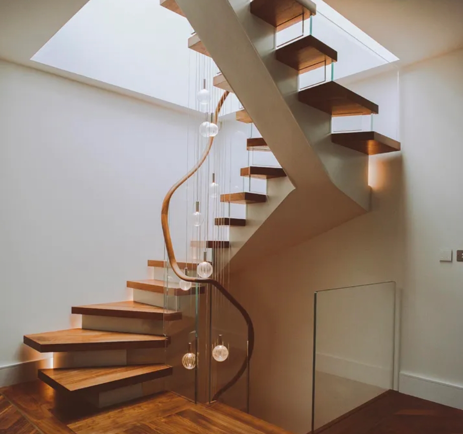 10 thiết kế cầu thang kính tay gỗ được chọn lắp nhiều nhất