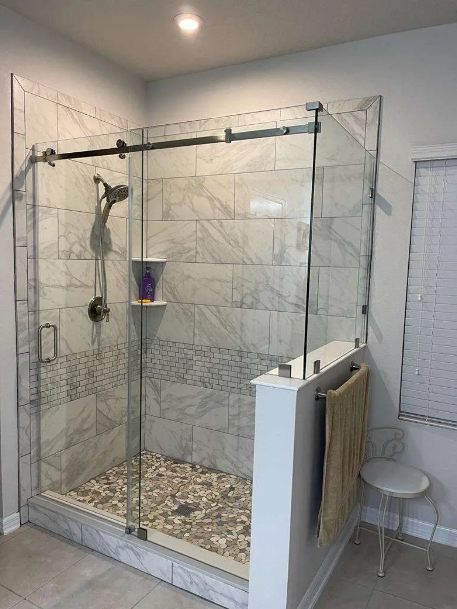 Những thiết kế phòng tắm kính cửa lùa được lắp nhiều nhất hiện nay