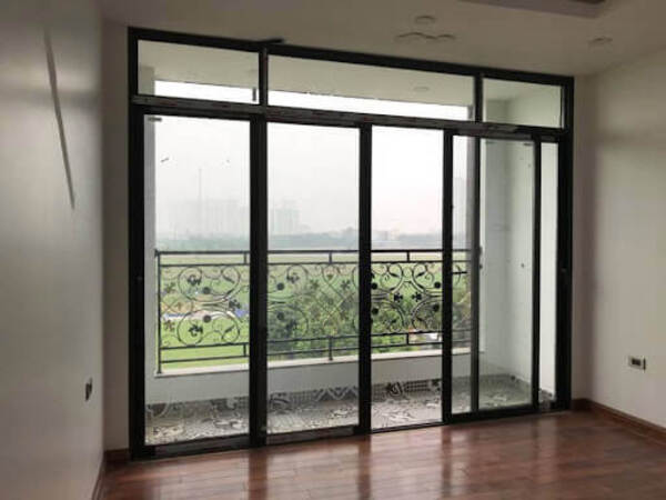 Cửa nhôm Xingfa 4 cánh hệ 55 và những điều cần biết trước khi chọn lắp