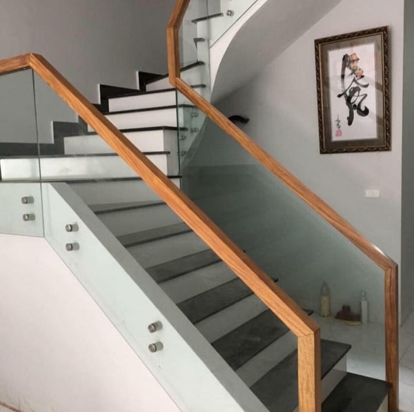 Bảng giá cầu thang kính cường lực