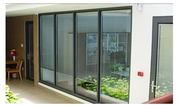 Ứng dụng vách ngăn nhôm kính trong nhà hàng sang trọng