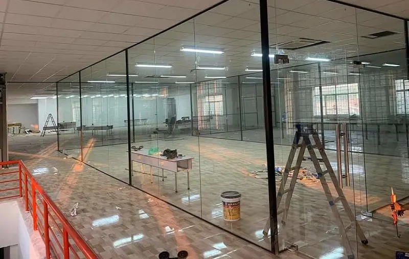 Các lỗi kỹ thuật thường gặp khi lắp đặt cửa kính cường lực