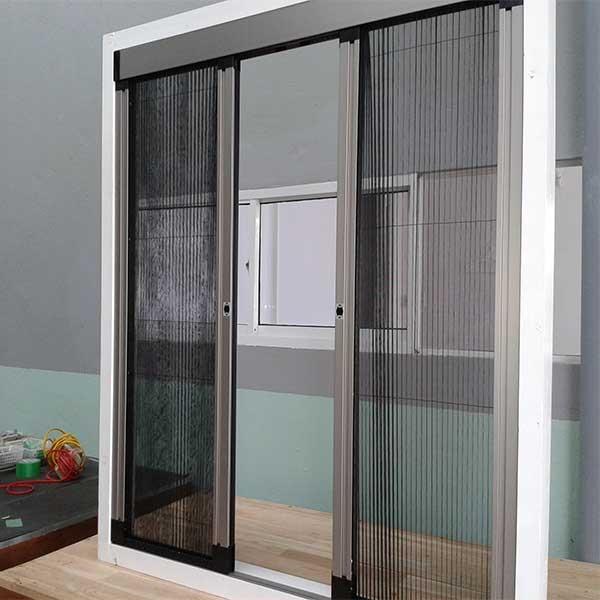 Có nên kết hợp cửa kính cường lực với cửa lưới chống muỗi?