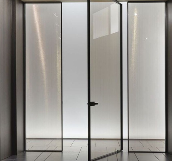 7 lý do bạn nên lắp vách nội thất slim kết hợp cửa mở quay