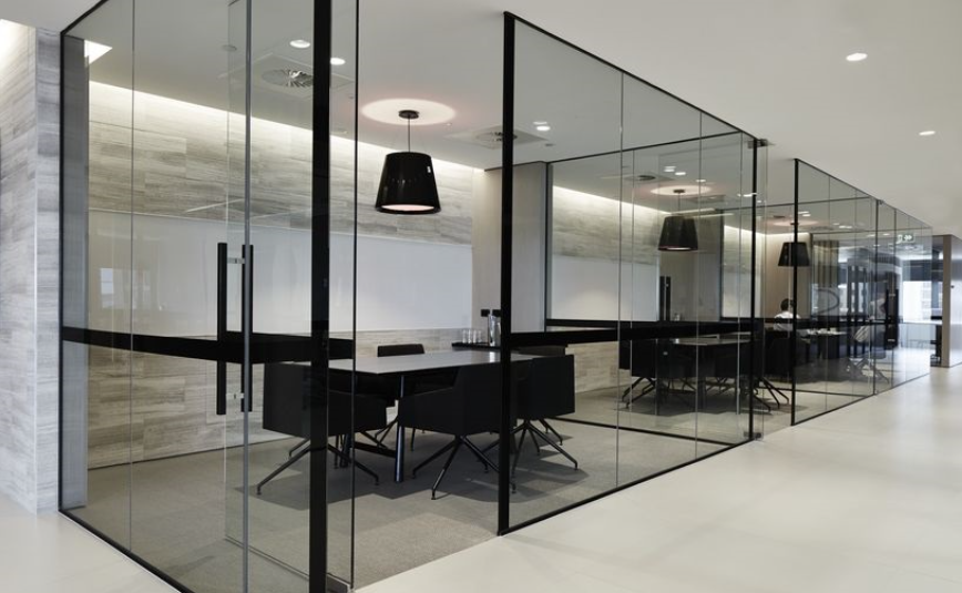 Tăng khả năng cách âm cho vách kính văn phòng bằng cách nào?