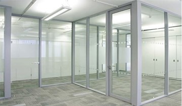 Vách ngăn nhôm kính hệ 700 và hệ 1000 nên chọn loại nào?